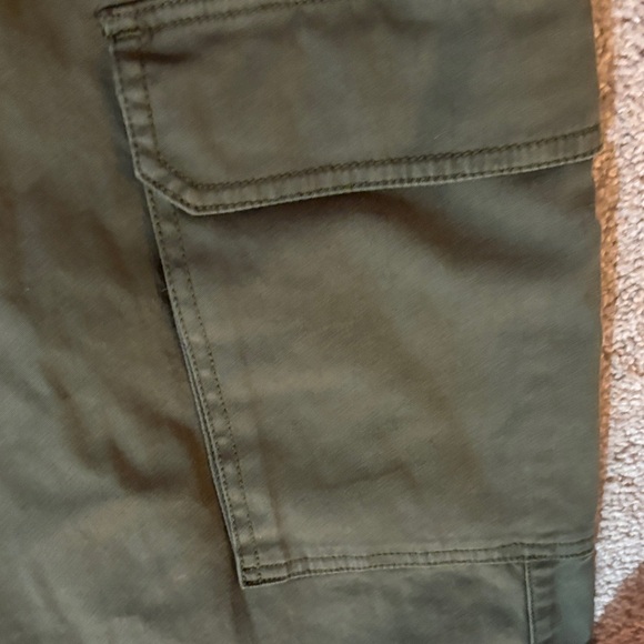 Universal Thread Women's Olive Wide Leg Pants - Picture 4 of 5